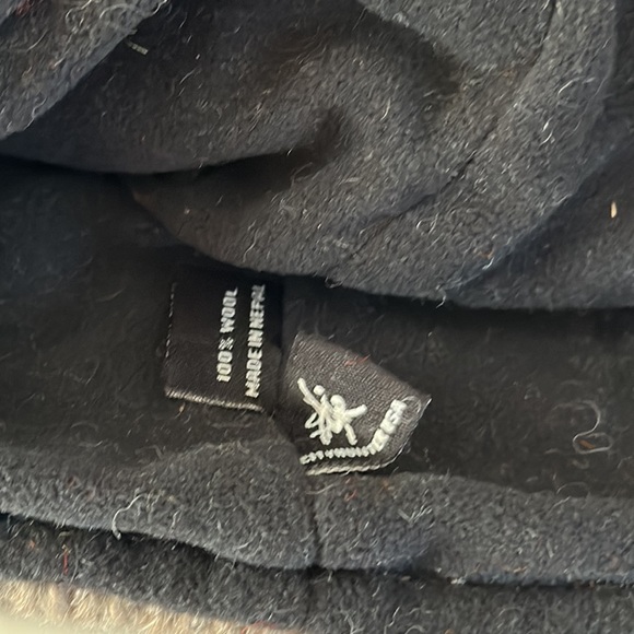 Wool hat - Picture 3 of 3